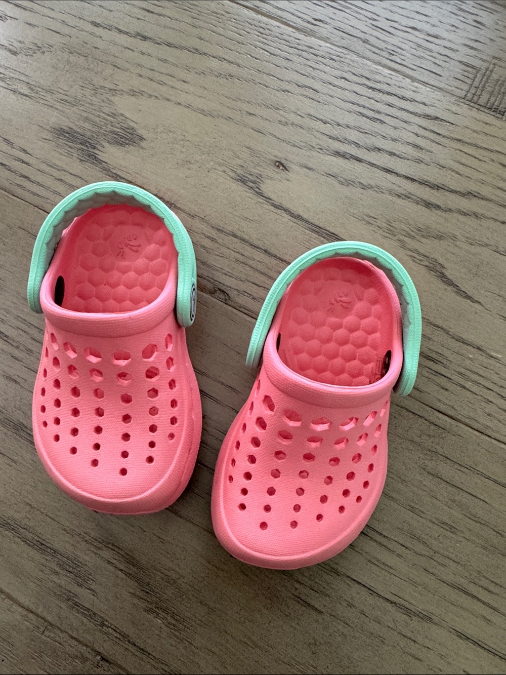 Kids Water Clogs in Coral with Mint Strap